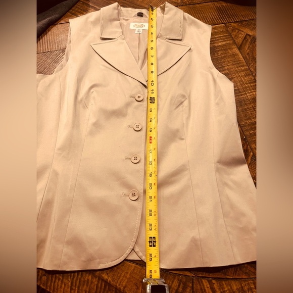 Talbots Tan Sleeveless Button-Down Vest in size 16. Great condition! - Picture 10 of 11